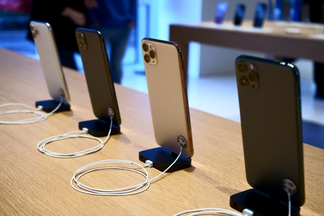 iPhoneとアンドロイドはどっちが正解?OSの違いや機種変更時の注意点